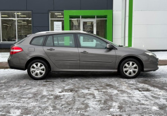 Подержанный автомобиль Renault Laguna Wagon 2008 года (4 фото)
