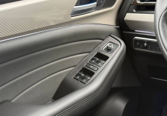 Подержанный автомобиль Haval F7 2023 года (17 фото)