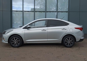 Подержанный автомобиль Hyundai Solaris Sedan 2021 года (5 фото)