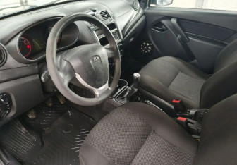 Подержанный автомобиль LADA (ВАЗ) Kalina Hatchback 2013 года (9 фото)