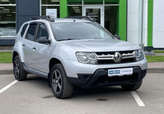 Подержанный автомобиль Renault Duster 2021 года (3 фото)