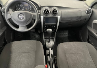 Подержанный автомобиль Nissan Almera Sedan 2017 года (10 фото)