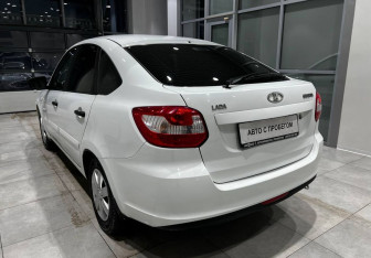 Подержанный автомобиль LADA (ВАЗ) Granta Hatchback 2018 года (8 фото)