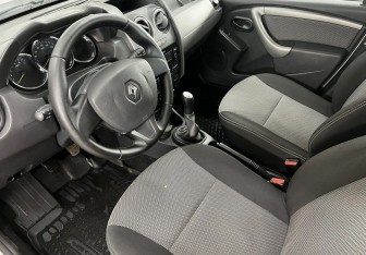 Подержанный автомобиль Renault Duster 2018 года (9 фото)