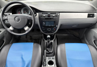 Подержанный автомобиль Chevrolet Lacetti Sedan 2011 года (9 фото)