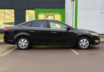 Подержанный автомобиль Ford Mondeo Liftback 2007 года (4 фото)