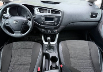 Подержанный автомобиль Kia Ceed Hatchback 2013 года (9 фото)