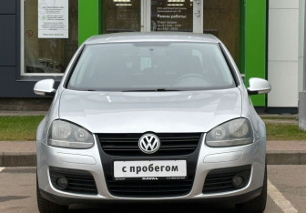 Подержанный автомобиль Volkswagen Golf Hatchback 2008 года (2 фото)
