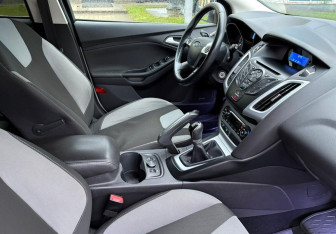 Подержанный автомобиль Ford Focus Hatchback 2012 года (10 фото)
