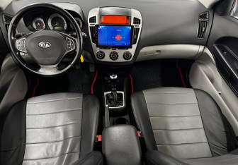 Подержанный автомобиль Kia Ceed Wagon 2009 года (10 фото)