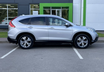 Подержанный автомобиль Honda CR-V 2013 года (4 фото)