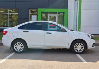 Подержанный автомобиль LADA (ВАЗ) Vesta Sedan 2021 года (4 фото)