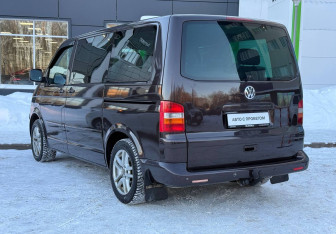 Подержанный автомобиль Volkswagen Multivan 2008 года (7 фото)