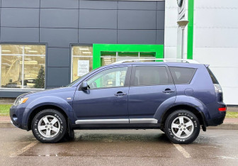 Подержанный автомобиль Mitsubishi Outlander 2007 года (7 фото)