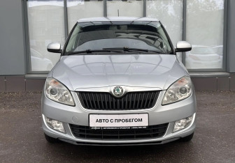 Подержанный автомобиль Skoda Fabia Hatchback 2012 года (2 фото)
