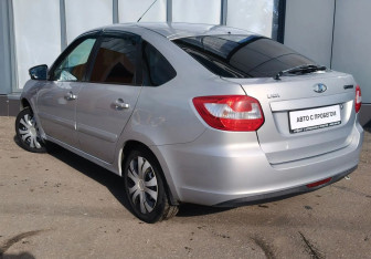 Подержанный автомобиль LADA (ВАЗ) Granta Liftback 2018 года (8 фото)