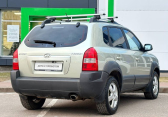 Подержанный автомобиль Hyundai Tucson 2007 года (5 фото)