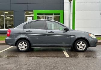 Подержанный автомобиль Hyundai Verna Sedan 2008 года (4 фото)