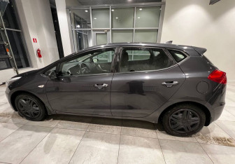 Подержанный автомобиль Kia Ceed Hatchback 2018 года (4 фото)