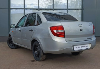 Подержанный автомобиль LADA (ВАЗ) Granta Sedan 2014 года (4 фото)