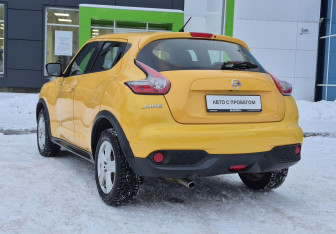 Подержанный автомобиль Nissan Juke 2014 года (7 фото)