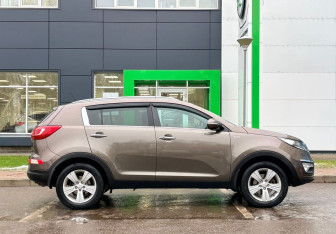 Подержанный автомобиль Kia Sportage 2013 года (8 фото)