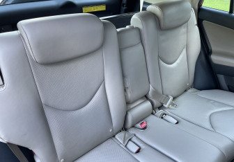 Подержанный автомобиль Toyota RAV4 2006 года (10 фото)