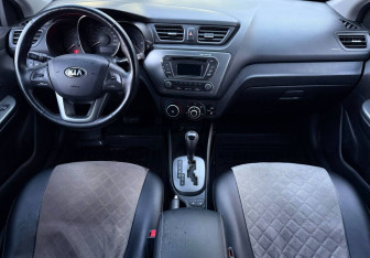 Подержанный автомобиль Kia Rio Sedan 2013 года (9 фото)