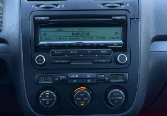 Подержанный автомобиль Volkswagen Jetta Sedan 2009 года (13 фото)