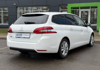 Подержанный автомобиль Peugeot 308 Wagon 2021 года (5 фото)