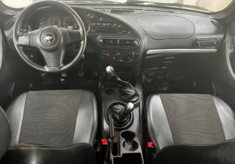 Подержанный автомобиль Chevrolet Niva 2012 года (14 фото)