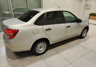 Подержанный автомобиль LADA (ВАЗ) Granta Sedan 2019 года (6 фото)