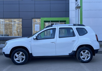 Подержанный автомобиль Renault Duster 2017 года (8 фото)