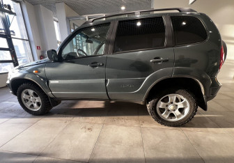 Подержанный автомобиль Chevrolet Niva 2011 года (4 фото)