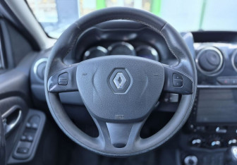 Подержанный автомобиль Renault Duster 2017 года (12 фото)