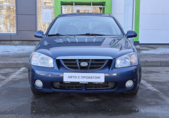 Подержанный автомобиль Kia Cerato Hatchback 2005 года (2 фото)
