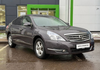 Подержанный автомобиль Nissan Teana 2012 года (3 фото)