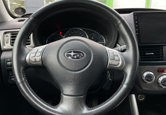Подержанный автомобиль Subaru Forester Suv 2010 года (13 фото)