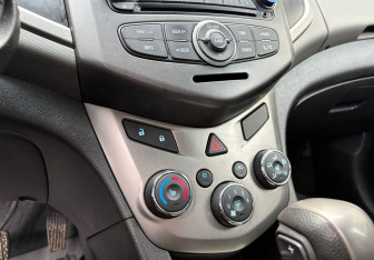 Подержанный автомобиль Chevrolet Aveo Sedan 2013 года (13 фото)