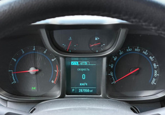 Подержанный автомобиль Chevrolet Orlando 2014 года (14 фото)