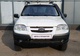 Подержанный автомобиль Chevrolet Niva 2013 года (3 фото)