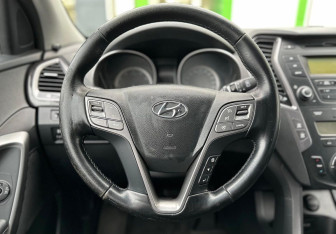 Подержанный автомобиль Hyundai Santa Fe 2012 года (12 фото)