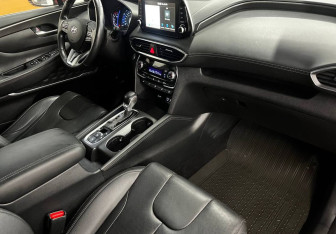 Подержанный автомобиль Hyundai Santa Fe 2018 года (11 фото)