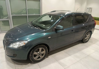 Подержанный автомобиль Kia Ceed Wagon 2008 года (4 фото)