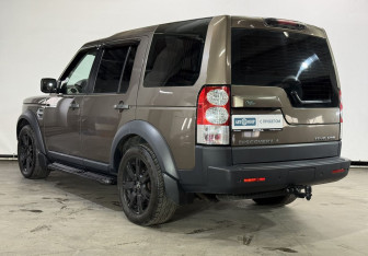 Подержанный автомобиль Land Rover Discovery 2010 года (7 фото)