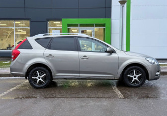 Подержанный автомобиль Kia Ceed Wagon 2010 года (4 фото)