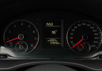 Подержанный автомобиль Volkswagen Caddy Compactvan 2011 года (11 фото)