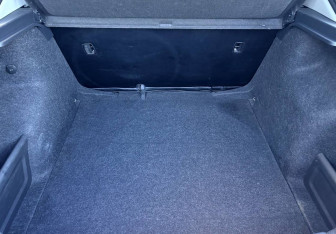 Подержанный автомобиль Skoda Rapid Liftback 2017 года (15 фото)