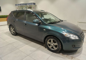 Подержанный автомобиль Kia Ceed Wagon 2008 года (5 фото)