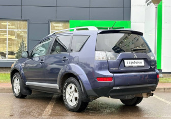 Подержанный автомобиль Mitsubishi Outlander 2007 года (6 фото)